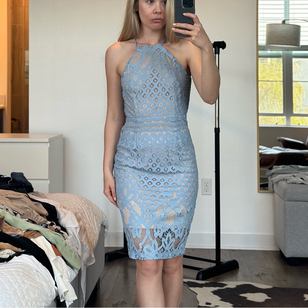 Lulu‘s light blue halter dress lace size XS new with tags